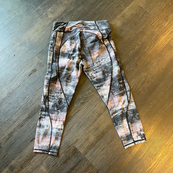 Lulu Lemon - Picture 2 of 2